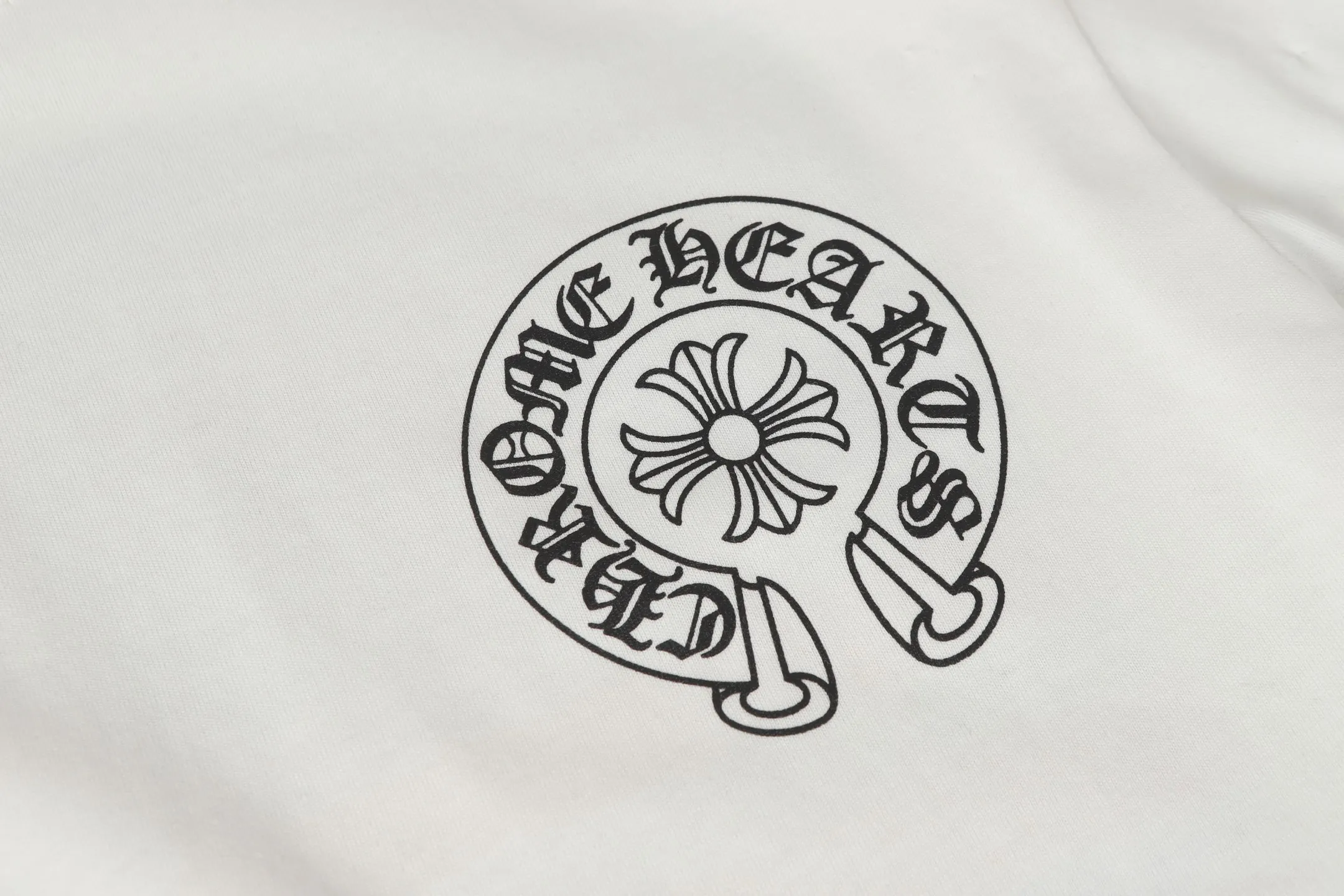 P160 Cross-border model. Those who pursue quality, please do not place an order. -Chrome Hearts/Chrome Hearts Sanskrit horseshoe🇺🇸 platform popular long-sleeved T-shirt -High weight, high density and high quality. The wool is soft, delicate and skin-friendly. It feels soft and silky. It has excellent warmth and skin-friendly properties. XL